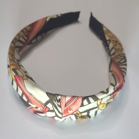 Knotted Headband - Picture 1 of 4